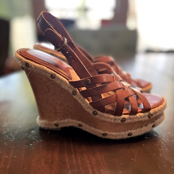 Size 7.5, Michael Kors, Carmel colored wedges - Picture 6 of 8